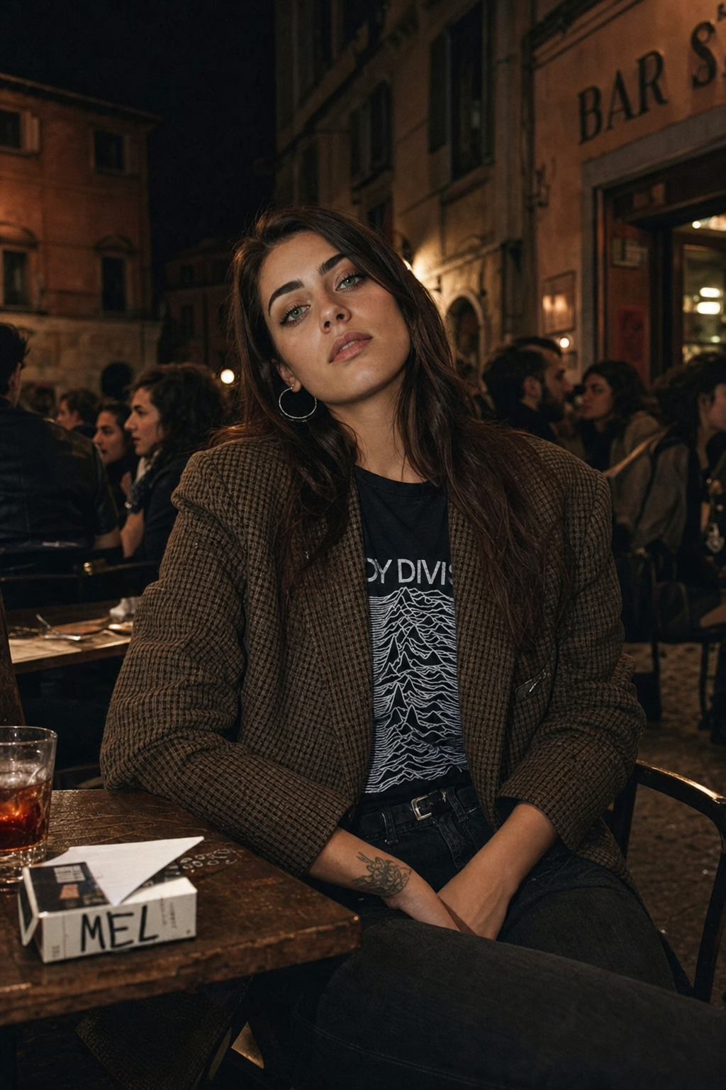 MEL Roman nightlife portrait